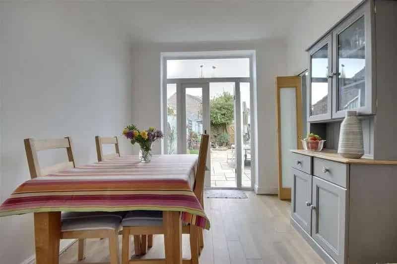 3 Bed House for Sale in Milton - Ideal Family Home