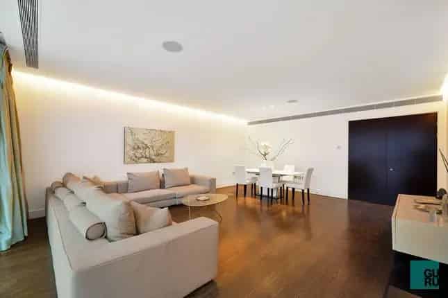 Flat for sale in Knightsbridge, London SW7