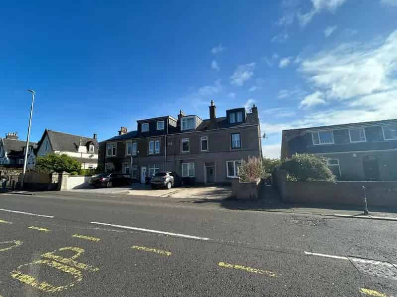2 Bedroom Flat to Rent - Newly Renovated