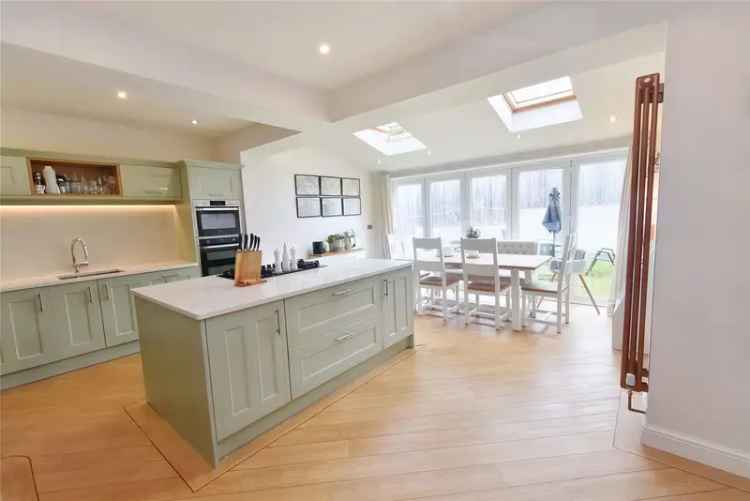 House For Sale in Leeds, England