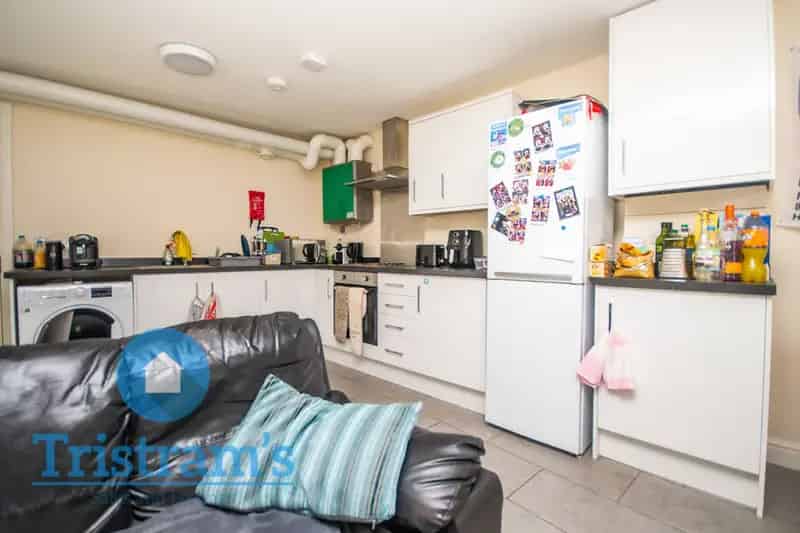 4 Bedroom Student Apartment Near Nottingham City Centre