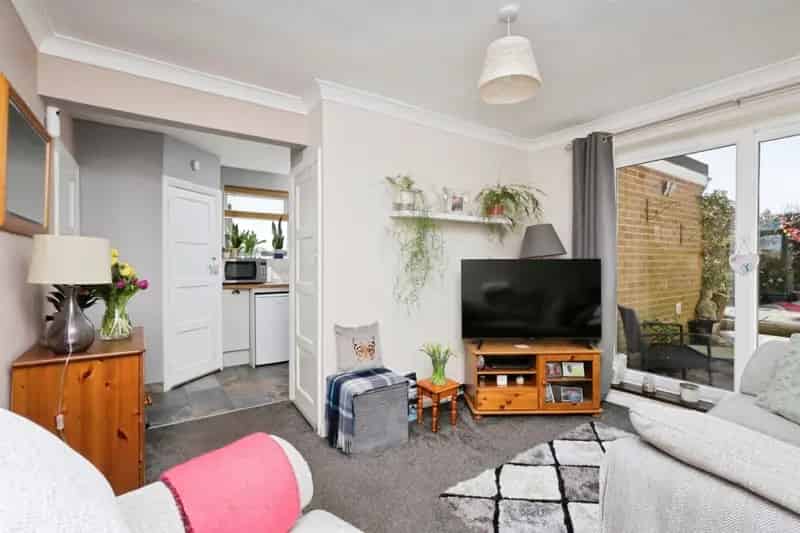 Two Bedroom Semi-Detached House in Hailsham