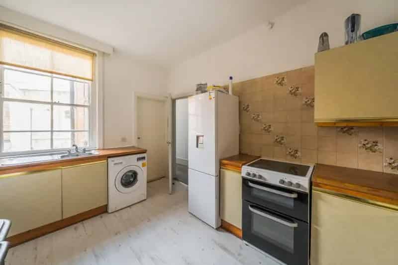 Spacious 5-Bed Maisonette near Ealing Broadway