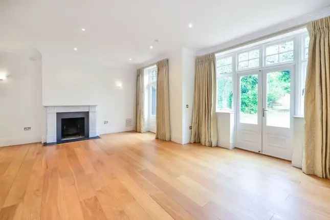 7 Bedroom House Kingston Vale SW15 Gated Driveway Ample Living Space