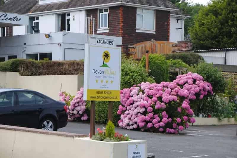 1 Bedroom Apartment in Maidencombe with Sea Views and Parking