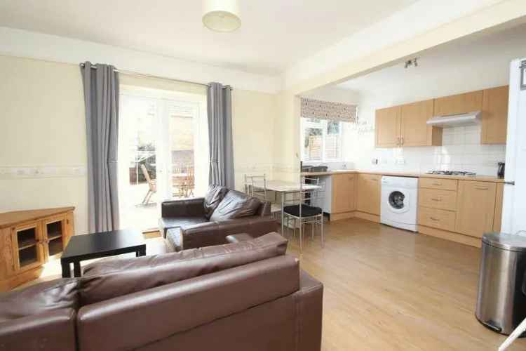 4 Bedroom Detached Student House Winton