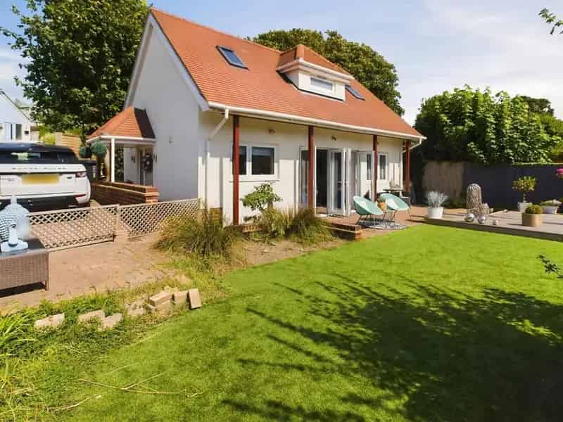 2 Bedroom Detached House for Sale Ovingdean