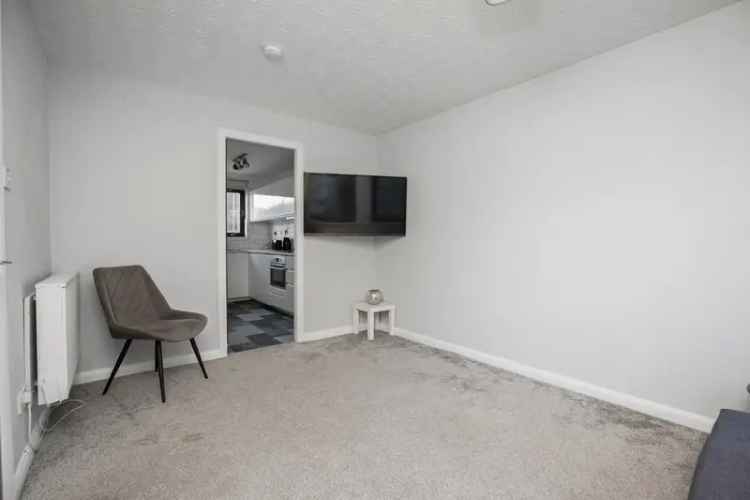 1 Bedroom Ground Floor Apartment Chesser Edinburgh