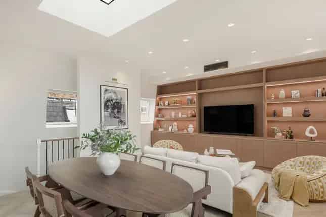 Chelsea Flat for Sale: 3 Beds, 2 Ensuite, Open-Plan Living