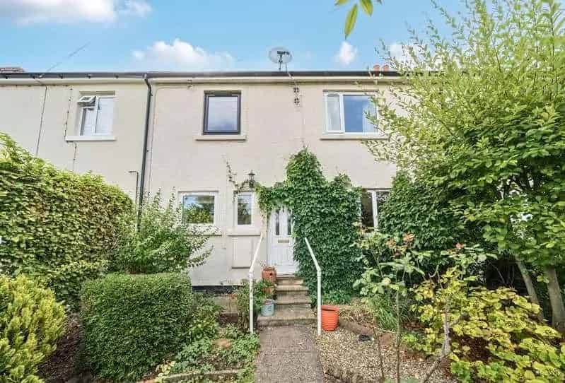 2 bed house for sale