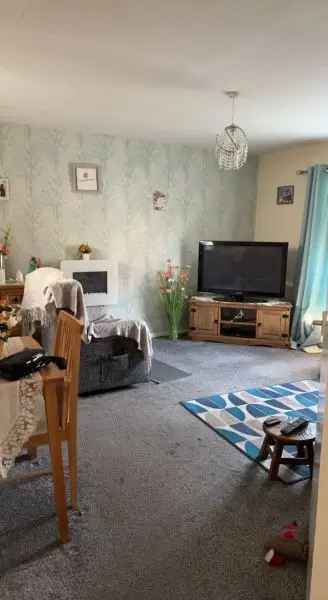 Flat For Rent in Far Cotton, England