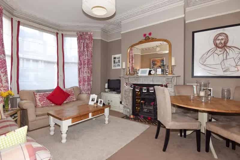 One Bedroom Victorian Flat to Rent Telegraph Hill Zero Deposit Guarantee