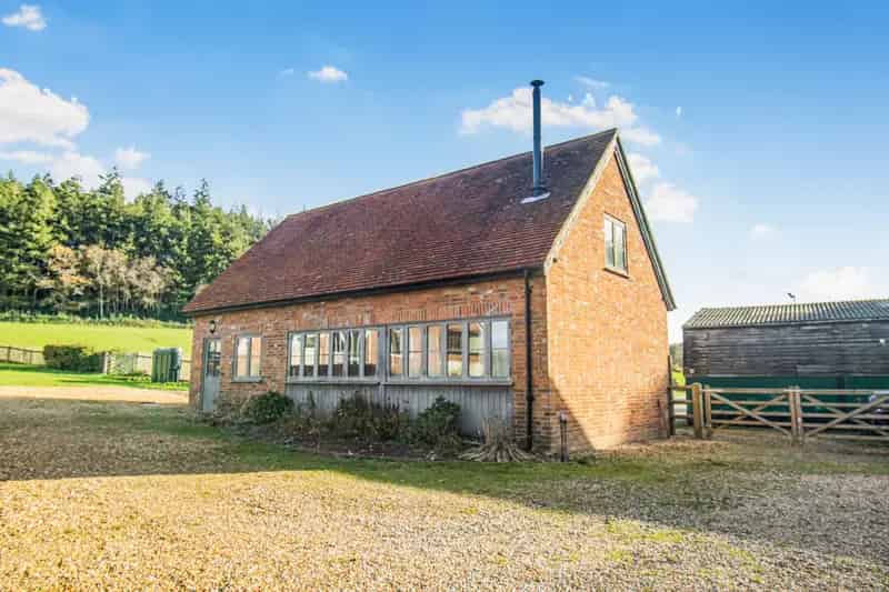 2 Bedroom Detached House to Rent Moyles Court Rockford Pets Allowed