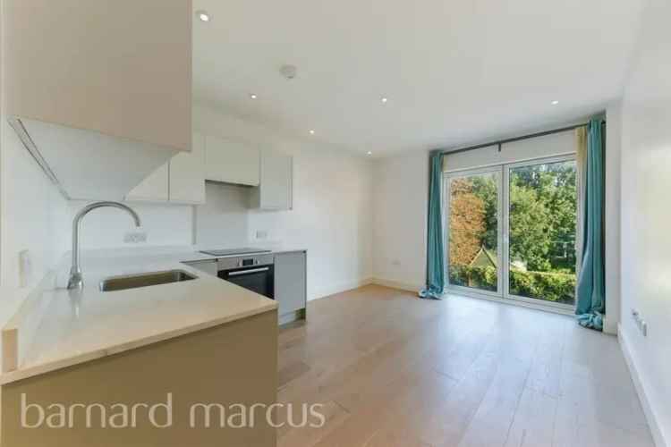 One Double Bedroom Apartment West Elms Studio Near Queenstown Road Station