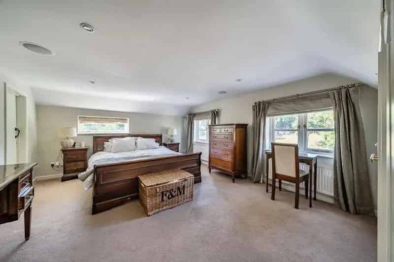 5 Bed Detached House For Sale
