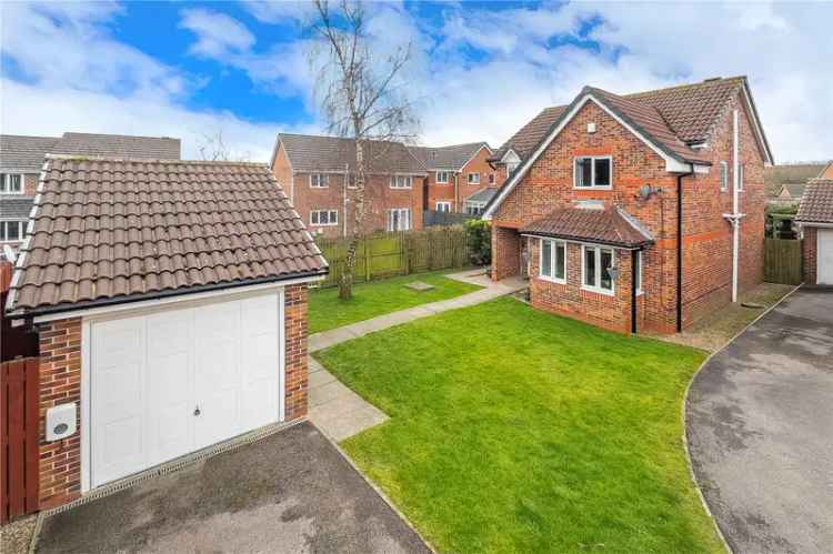 Four Bedroom Detached House with Garage and Garden