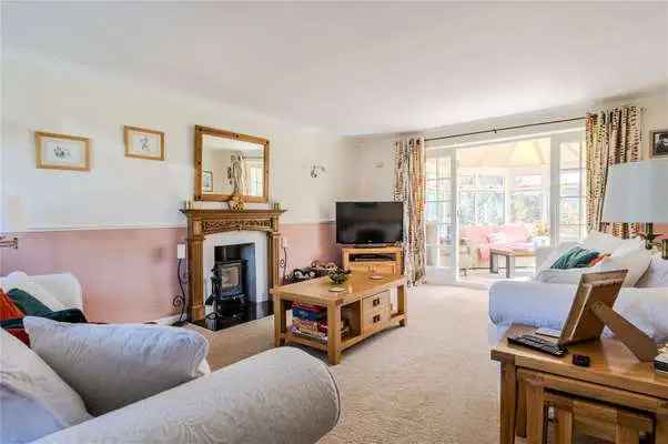 Family Home in Conservation Area with Large Garden and Outbuilding
