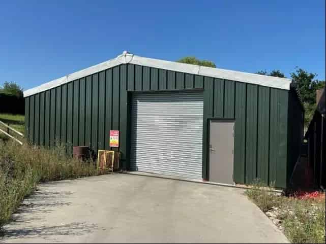 Storage Barn Warehouse to Let A24 Access