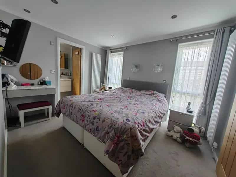 2 Bedroom Park Home for Sale