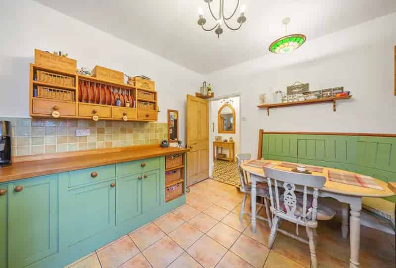 3 Bedroom House For Sale with Cabins and Planning Permission