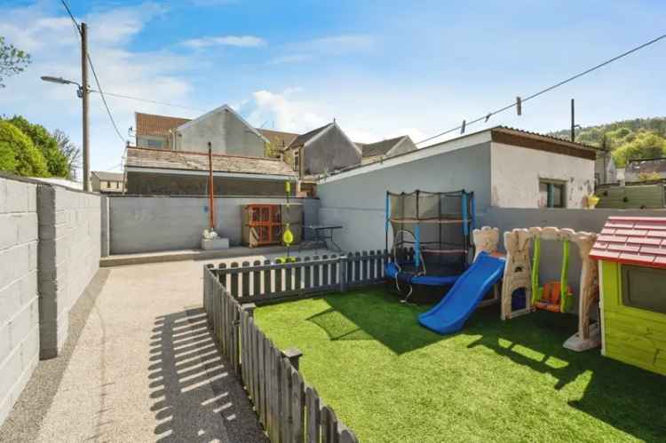 2 Bedroom End Terrace House with Converted Loft