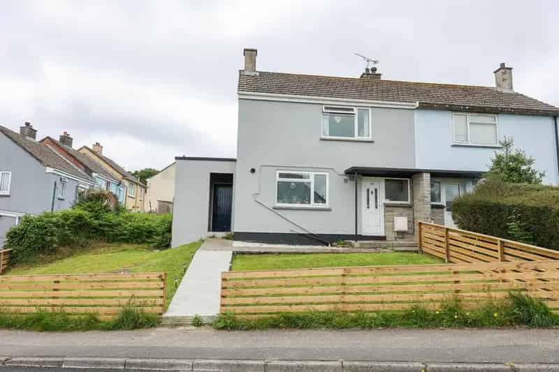 2 Bedroom Semi-Detached House for Sale Near Coast