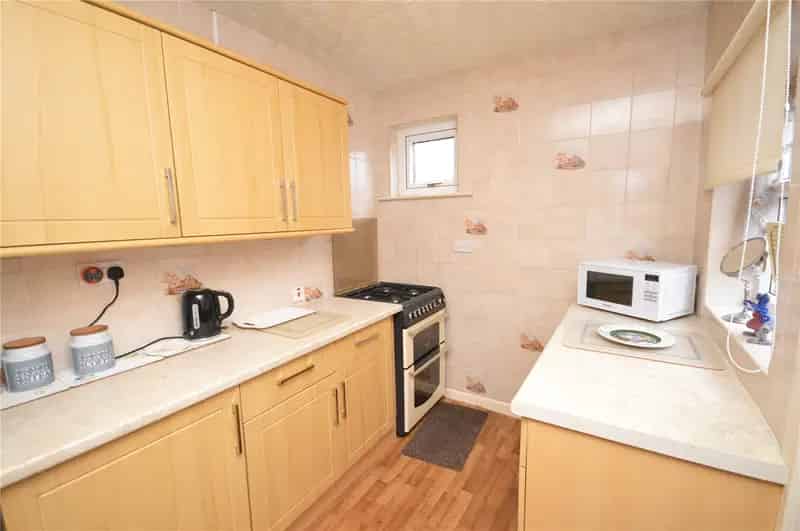 Three Bedroom Semi-Detached House with Garage and Driveway Near M62 and M1
