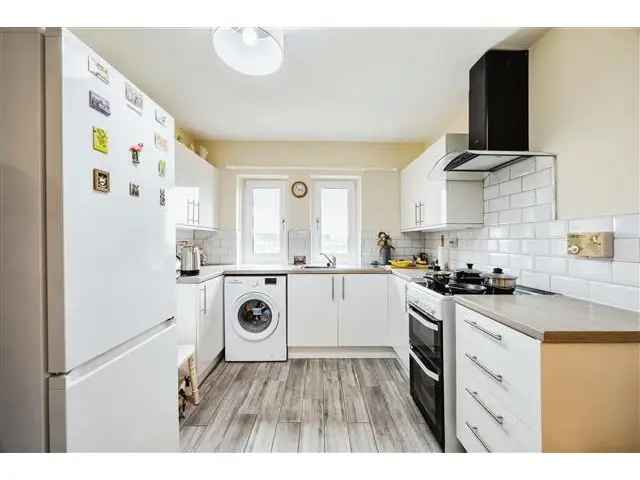 2 bedroom flat  for sale