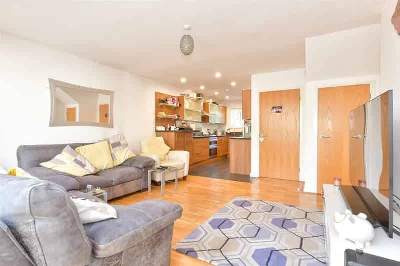 3 Bedroom Link Detached House for Sale