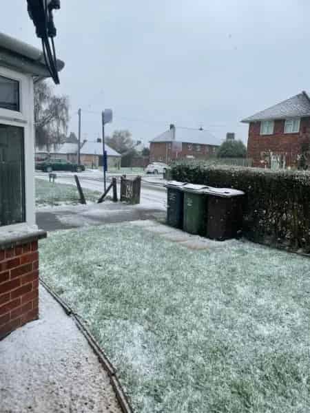Bungalow near Supermarket and Bus Stop