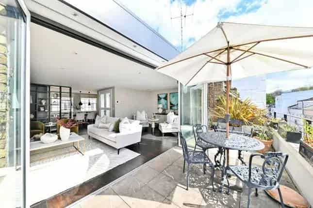 Rare South Facing Mews House for Sale in Princes Gate Mews SW7