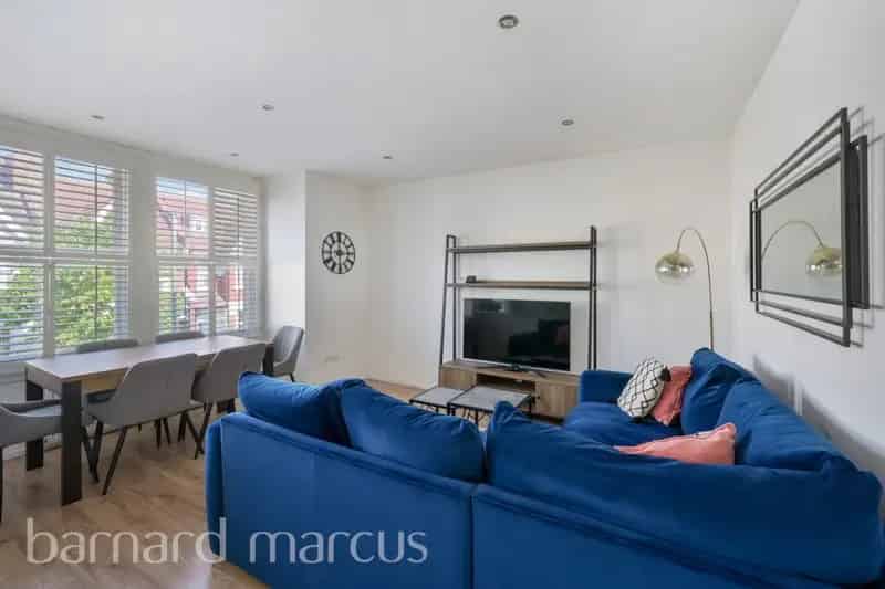 Two Bedroom Flat in Furzedown  Near Transport Links