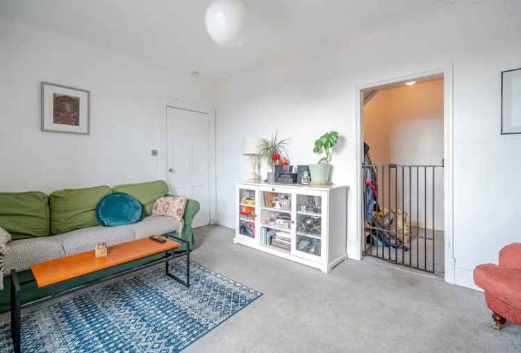 1 Bedroom Flat for Sale near Stroud Farmers Market