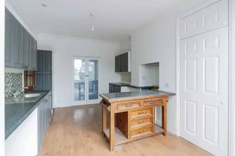 3 Bed House with Annex Garage Garden Solar Panels