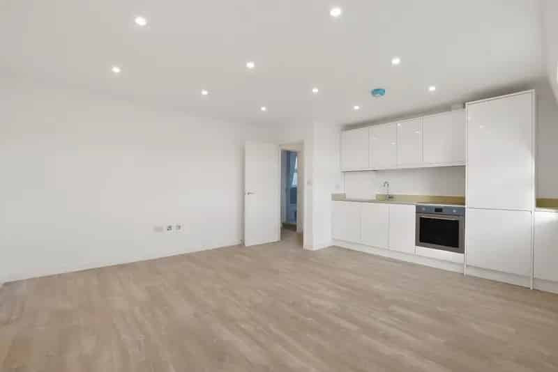 2 Bedroom Flat to Rent West End Lane