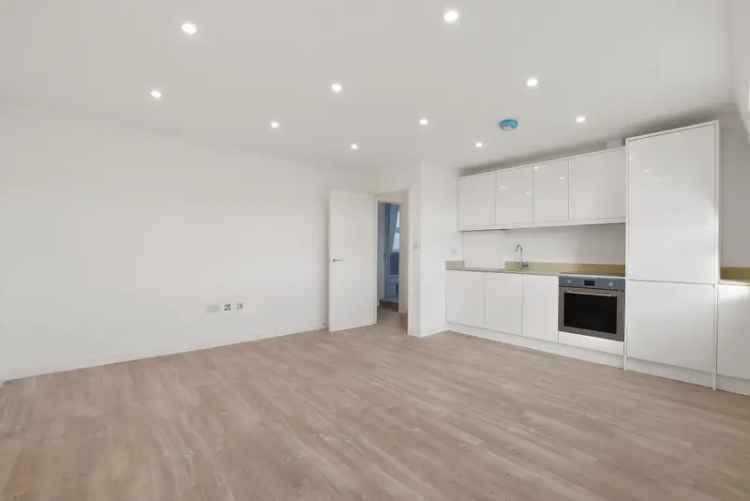 2 Bedroom Flat to Rent West End Lane