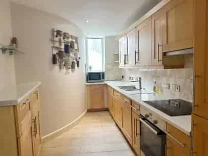 2 Bedroom 2 Bathroom Flat Riverside Canary Wharf