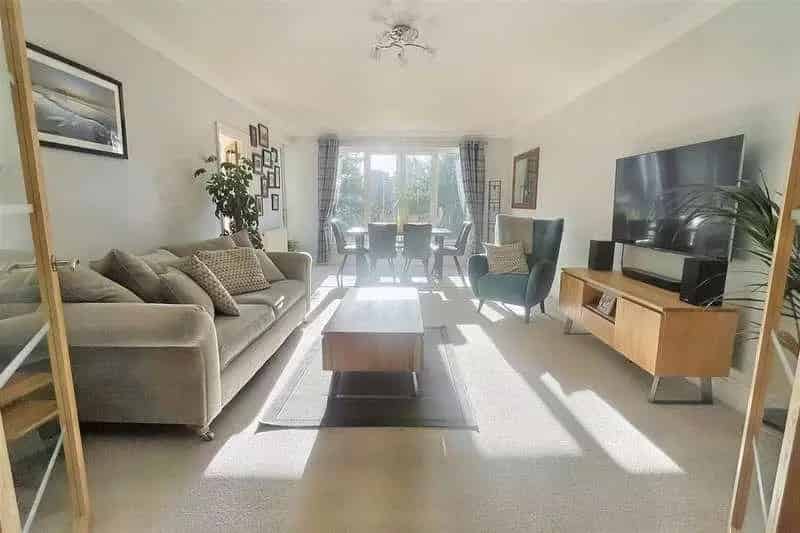 2 Bed Flat for Sale Branksome Park