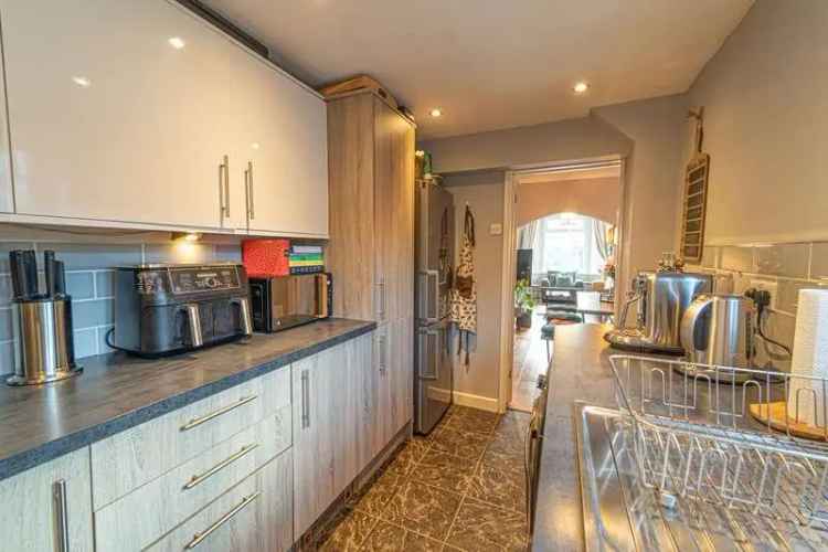 3 Bed Mid Terrace House For Sale