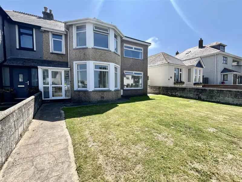 4 Bedroom Semi-Detached House Near Fistral Beach Newquay