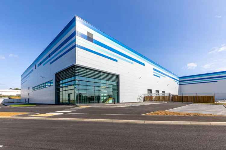 Industrial For Rent in Milton Keynes, England