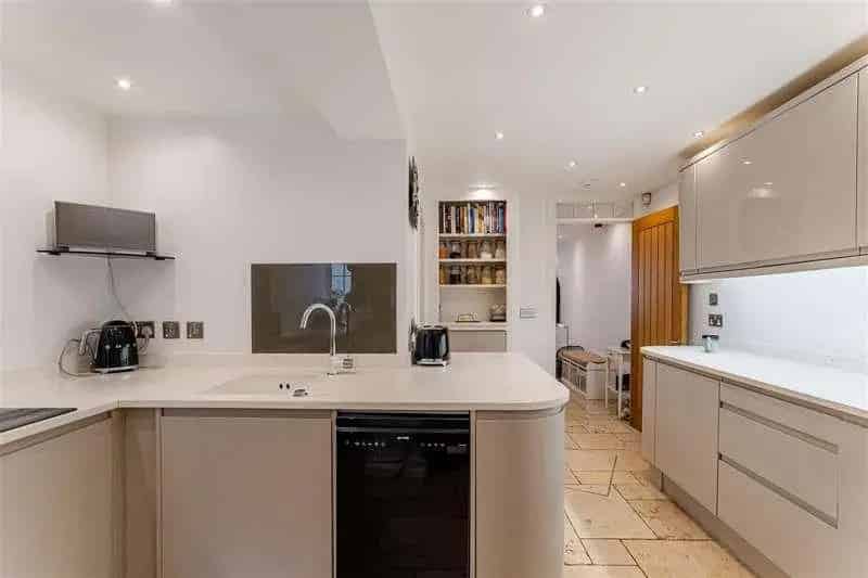 3 Bed Flat for Sale in Clifton Village