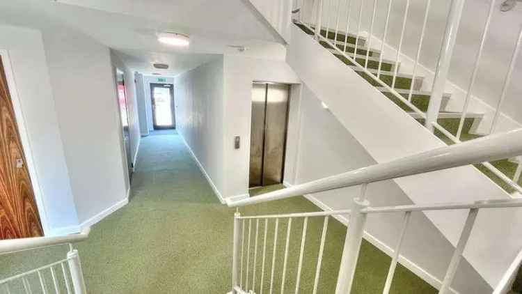 2 Bed Flat for Sale Petersfield Town Centre