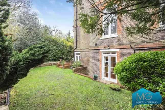 Hampstead Maisonette 1905 sq ft Private Garden Chain Free