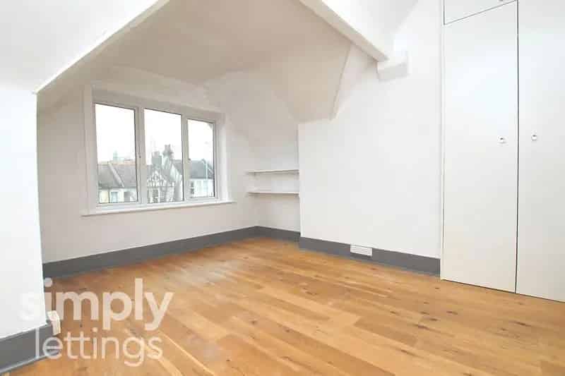 3 Bedroom Maisonette House to Rent Near Queens Park Brighton