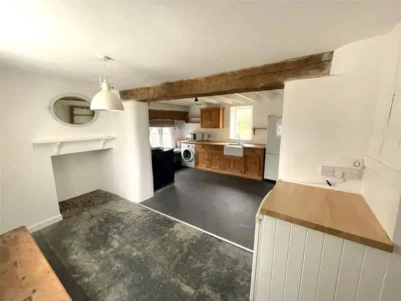 2 Bedroom Semi Detached House To Rent