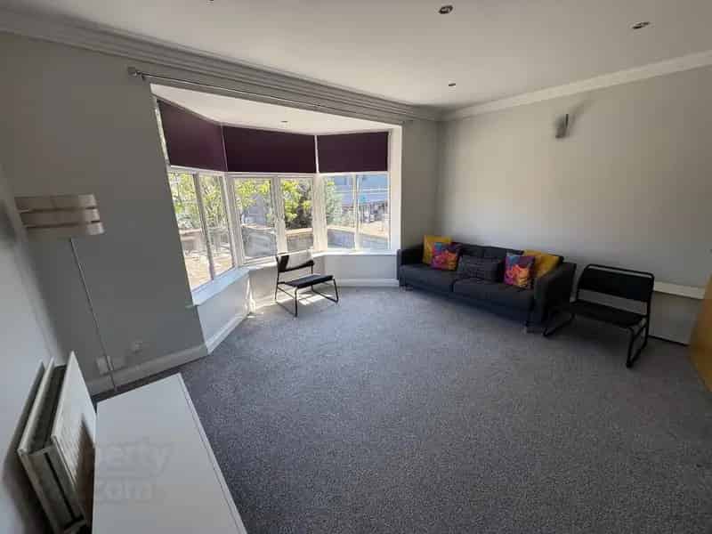 Spacious 2-Bedroom Duplex Apartment East Belfast