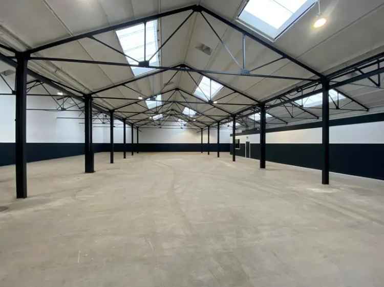 Warehouse To Let Near M1 J5 and M25