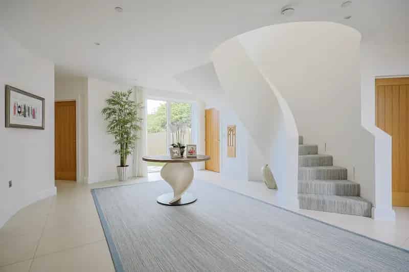 Luxury 4-Bed Detached House with Sea Views Langland