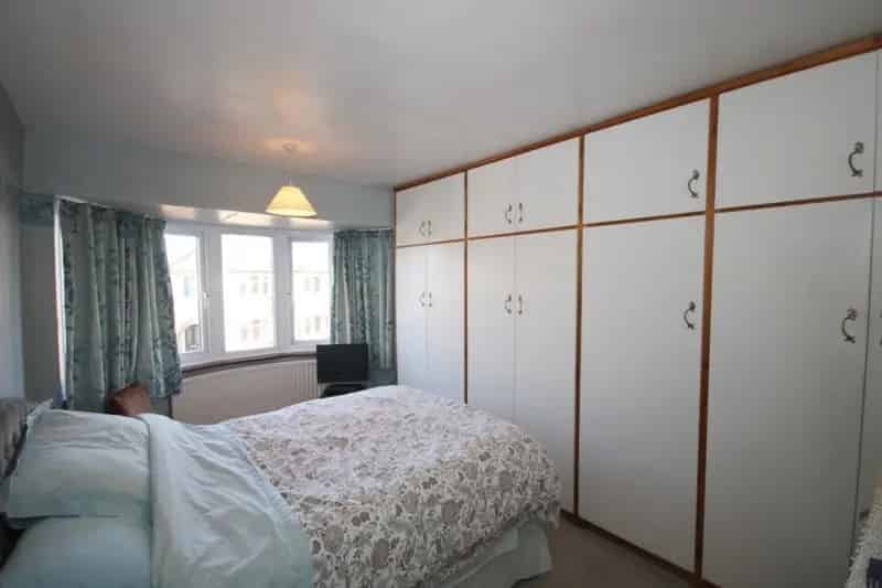 3 bedroom House
 For Sale 
Total Size: 969 SQ FT